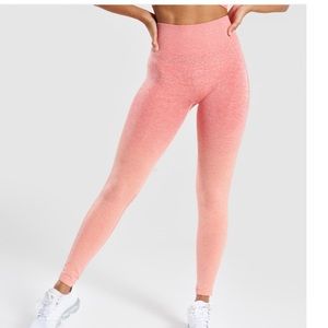 GYMSHARK OMBRE PEACH CORAL SIZE SMALL NEVER WORN